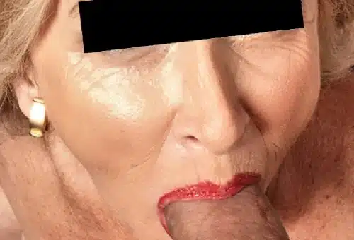 Zahnloser Oma oder die geile Schwanzlutscherin sucht Date.webp